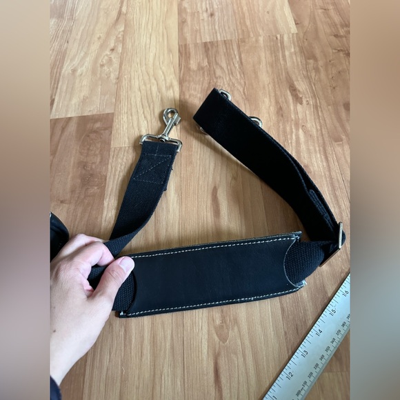 Duluth Trading Sportmans Black Leather Tote - Picture 12 of 16